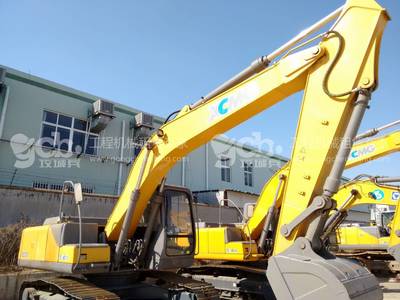 青島市出租徐工XE230挖掘機,攻城兵工程機械網